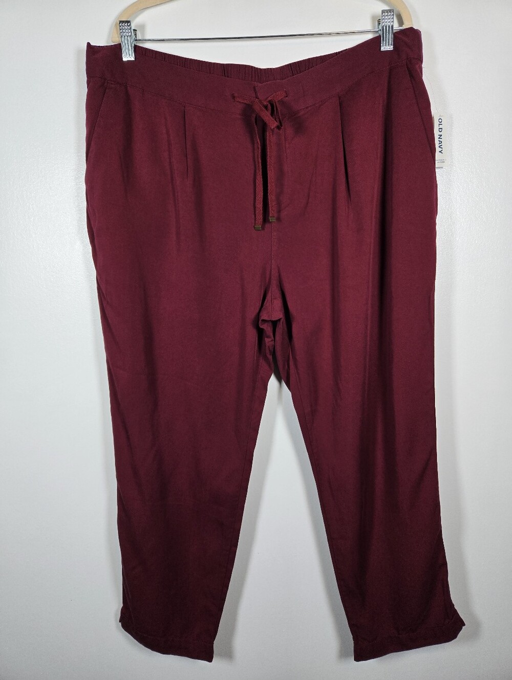 NEW Old Navy Wine Burgundy Soft Pleated Front Ankle Trouser Pants Plus Size 16